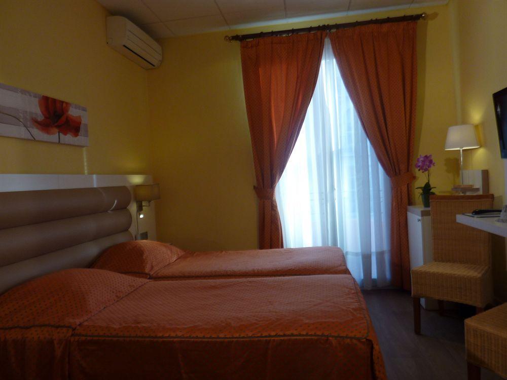 Hotel Regina Cannes Esterno foto