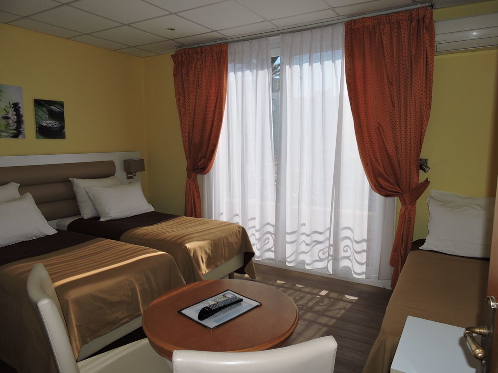 Hotel Regina Cannes Esterno foto
