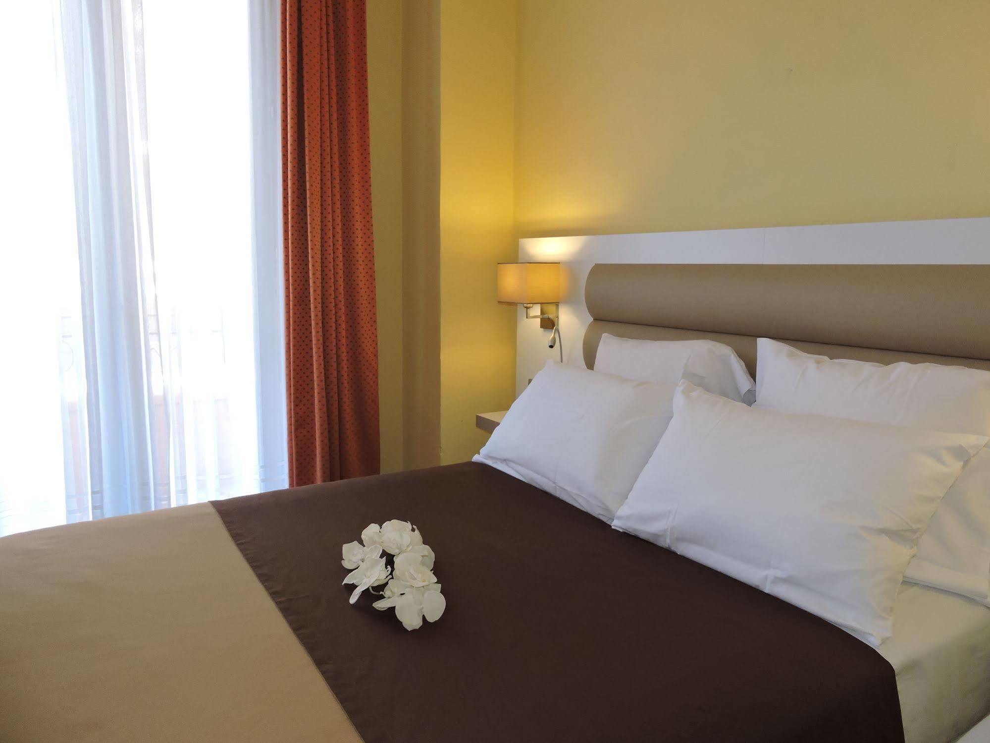 Hotel Regina Cannes Esterno foto