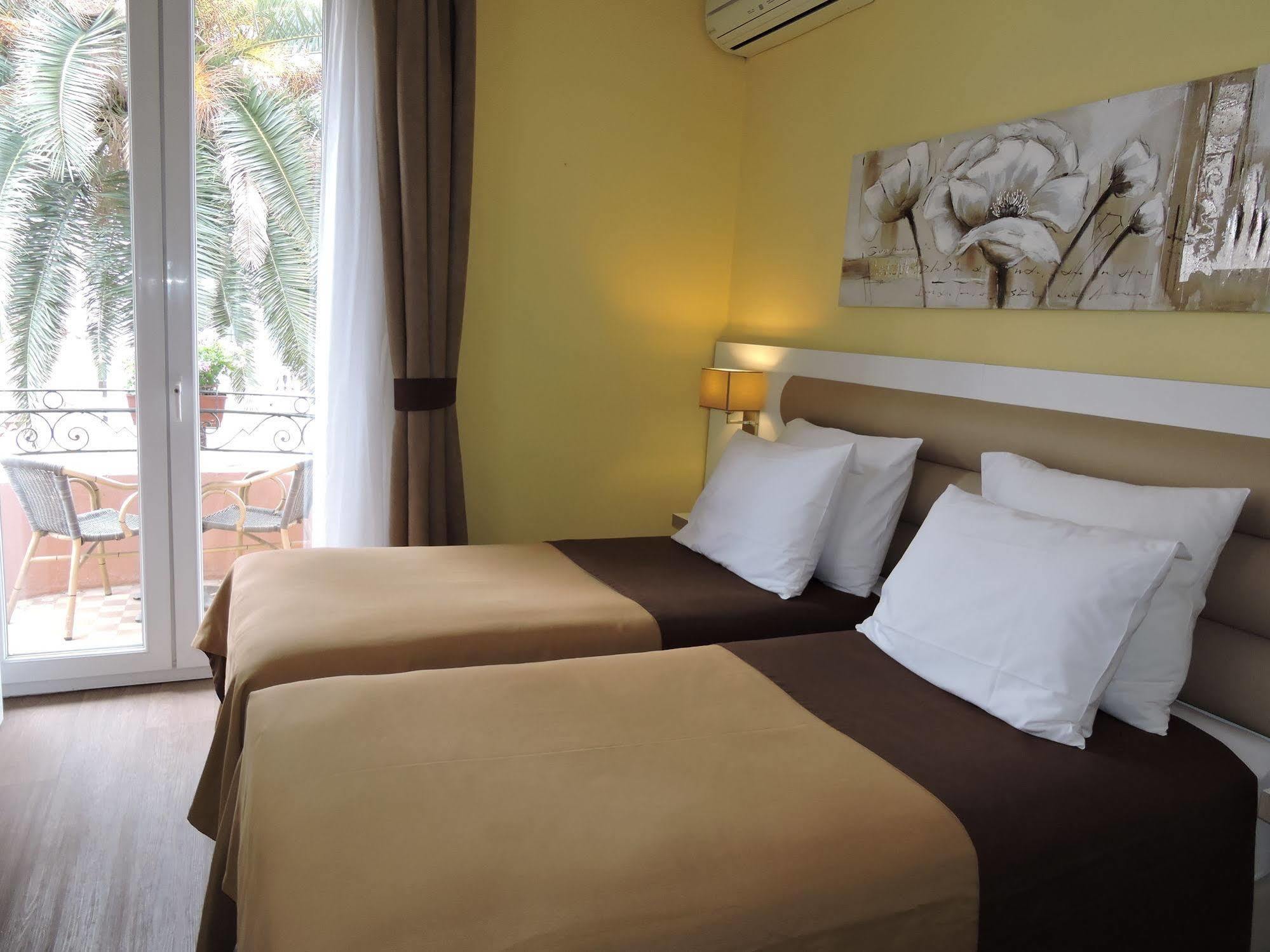 Hotel Regina Cannes Esterno foto
