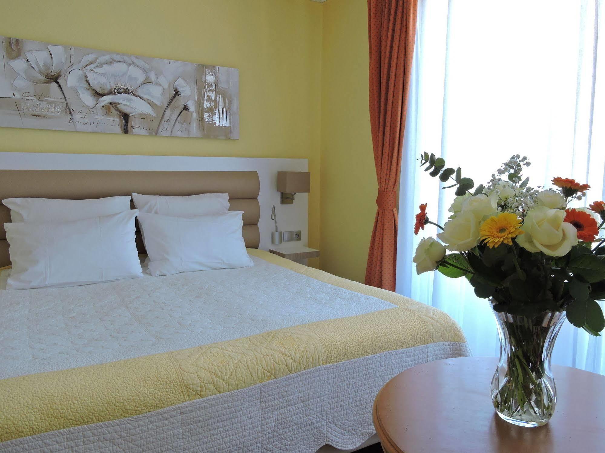 Hotel Regina Cannes Esterno foto